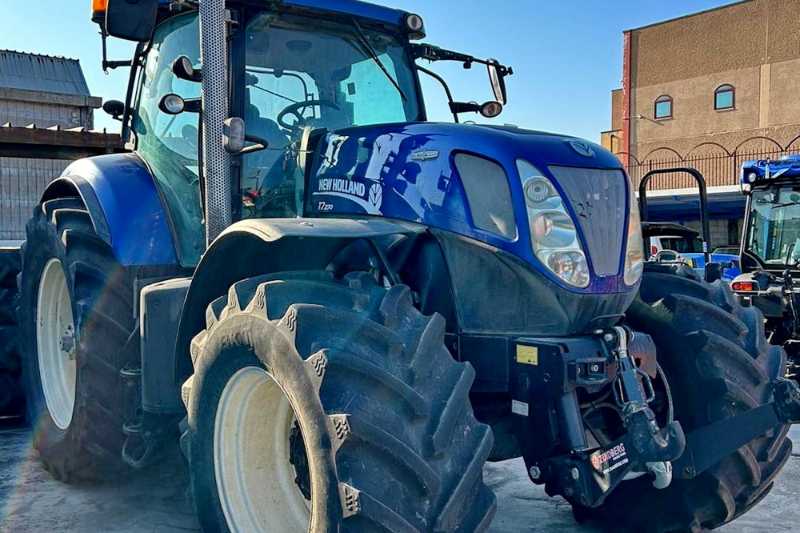 OmecoHub - Immagine NEW HOLLAND T7.270